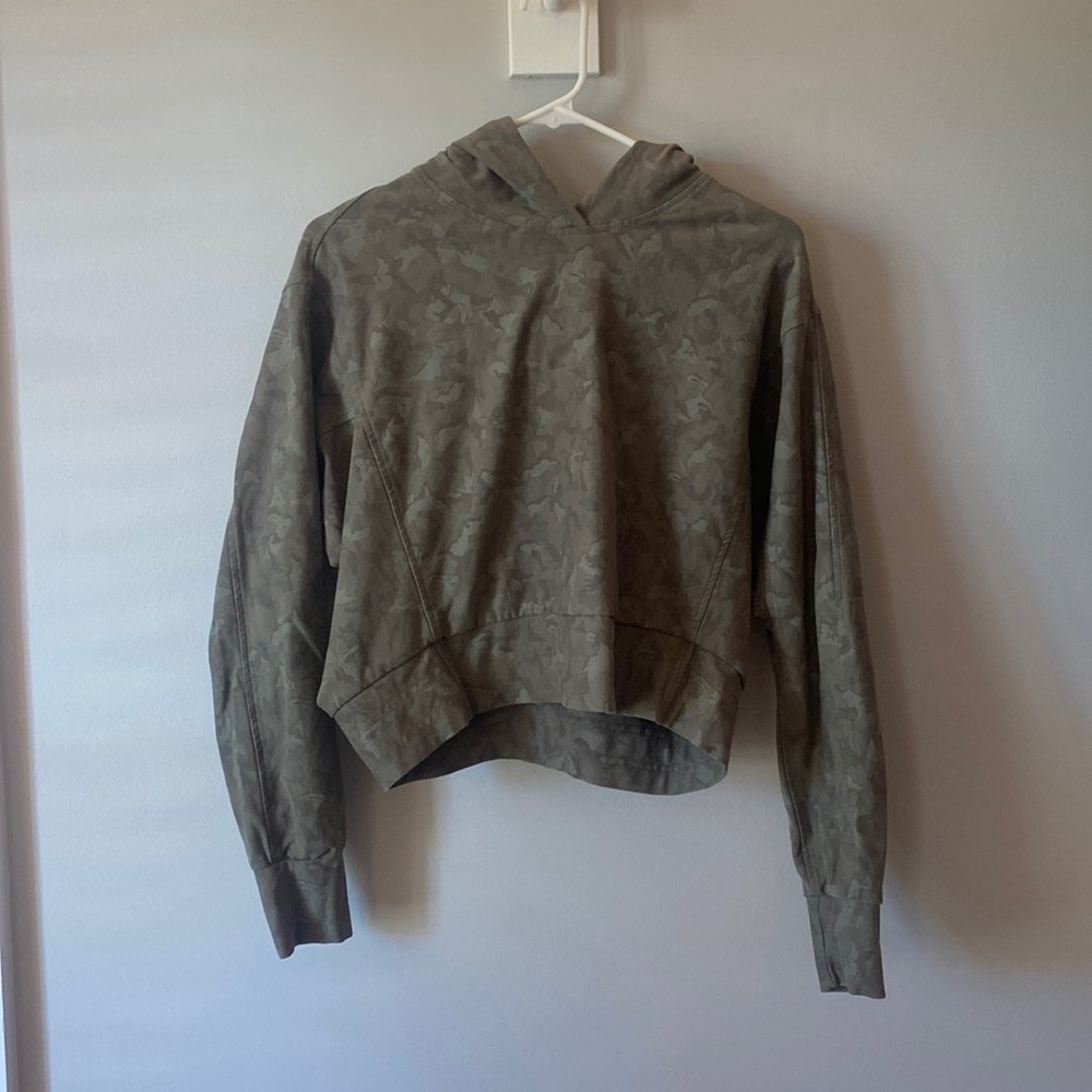 Athleta Hoodie Green Camo Cropped Sweatshirt